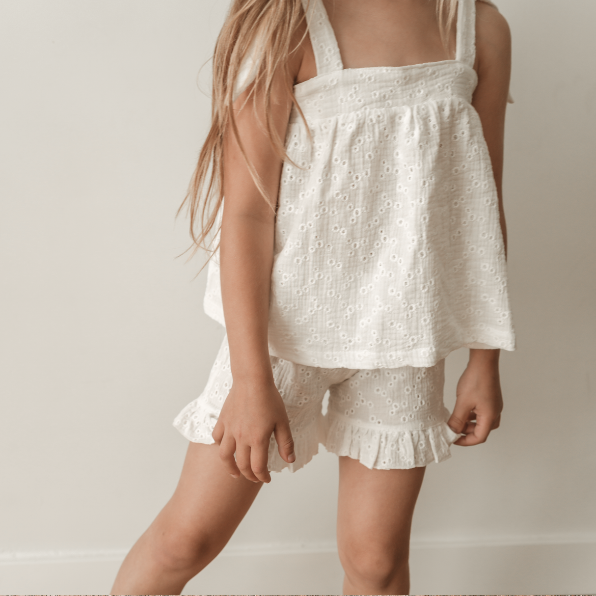 Short Embroidery - Ecru