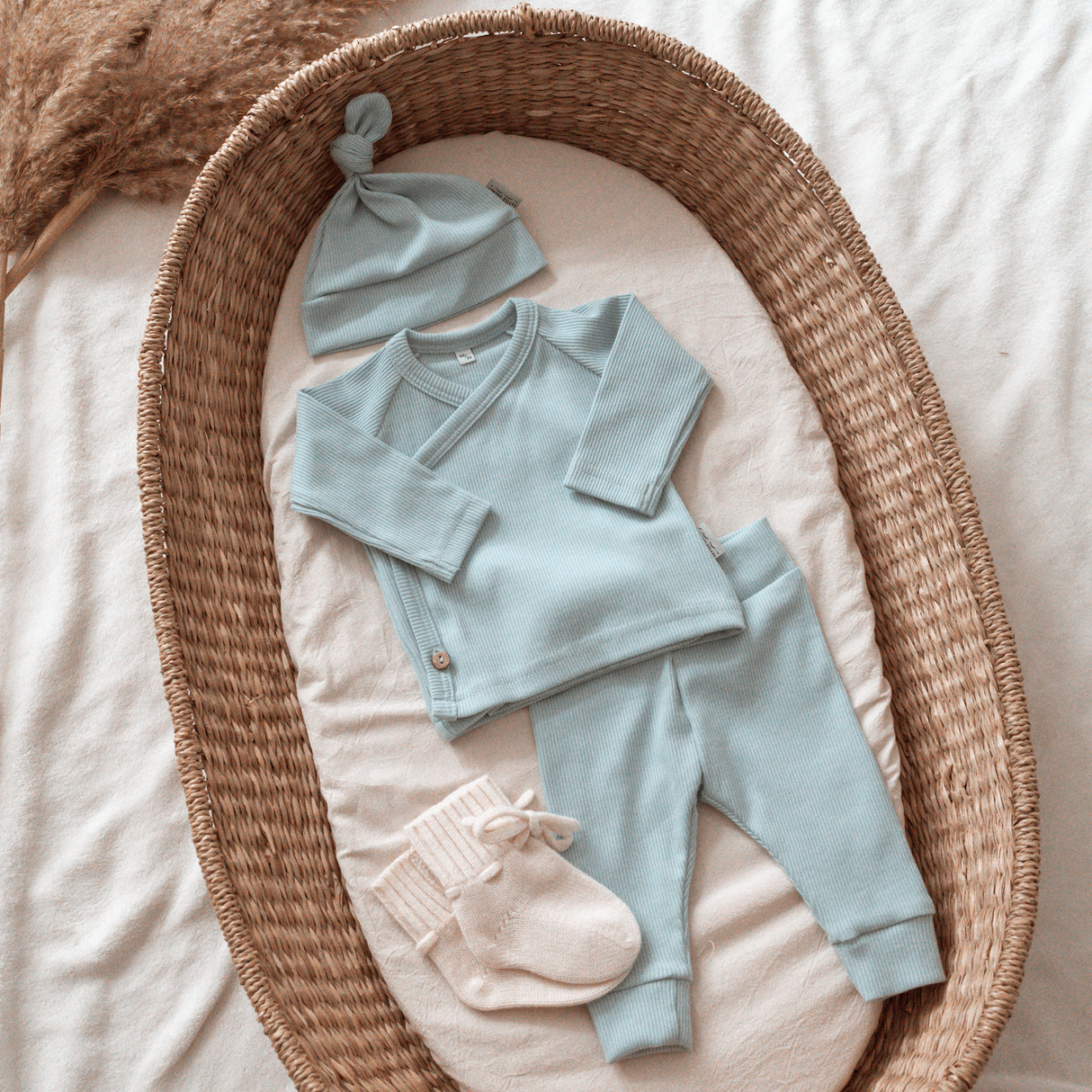 Newborn Muts + Broek Small Rib - Baby Blue