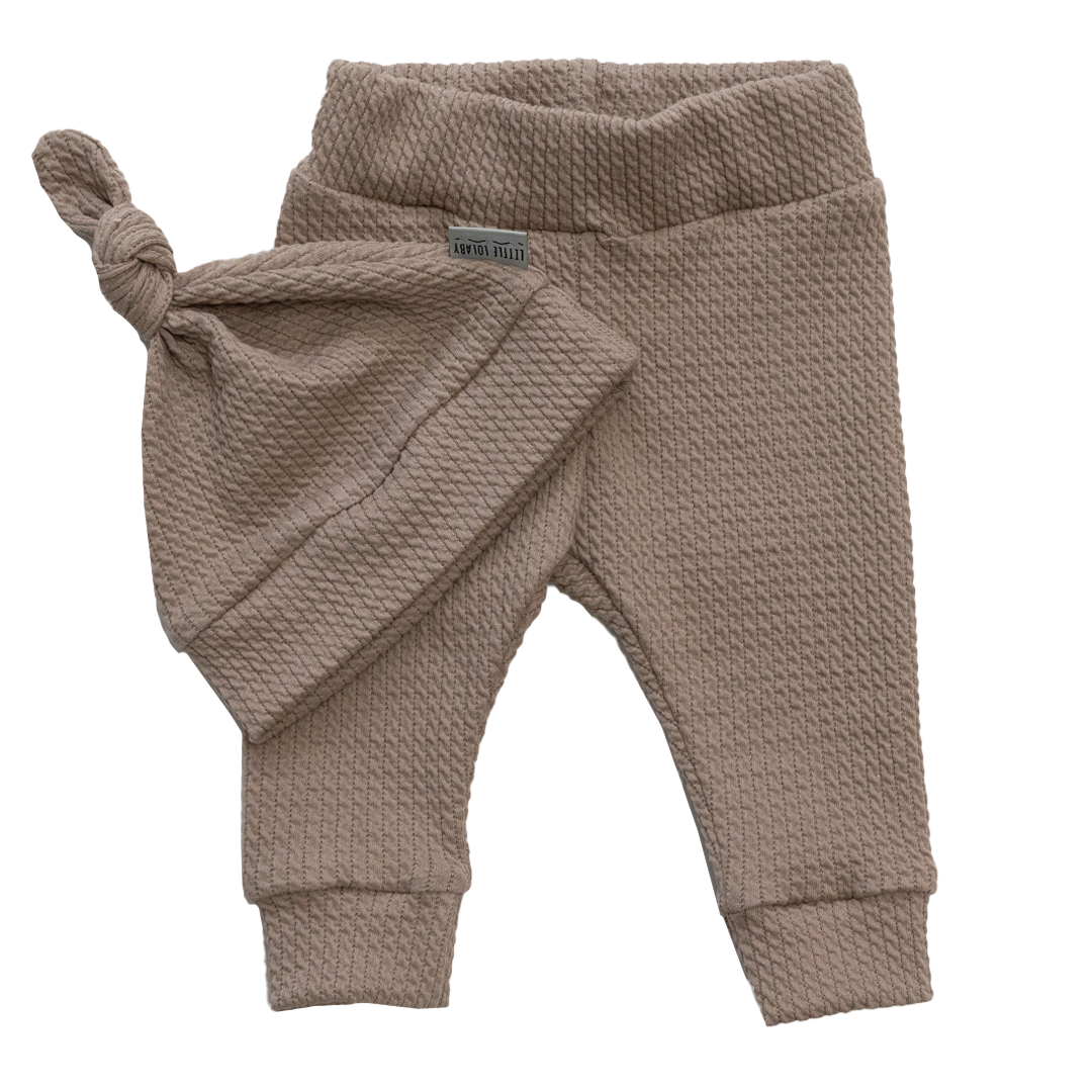 Newborn Muts + Broek - Mini Cable Taupe